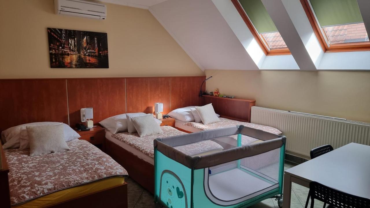 Bed and Breakfast Club Haus 502 Kalocsa Exteriér fotografie